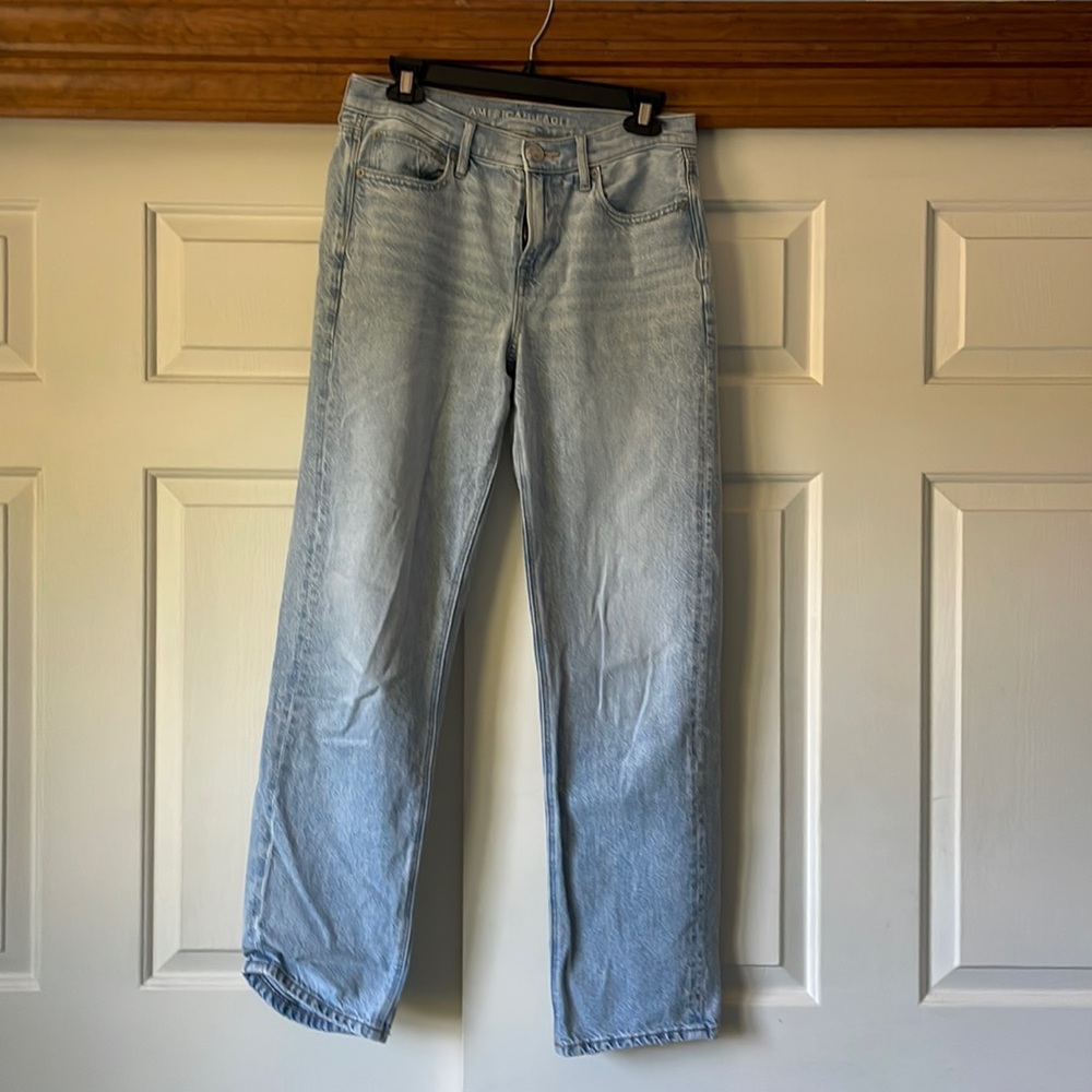 American eagle light wash straight jeans